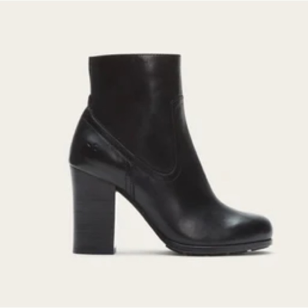 Vintage Frye Parker Short Boot Black Zip Up Booties size 8